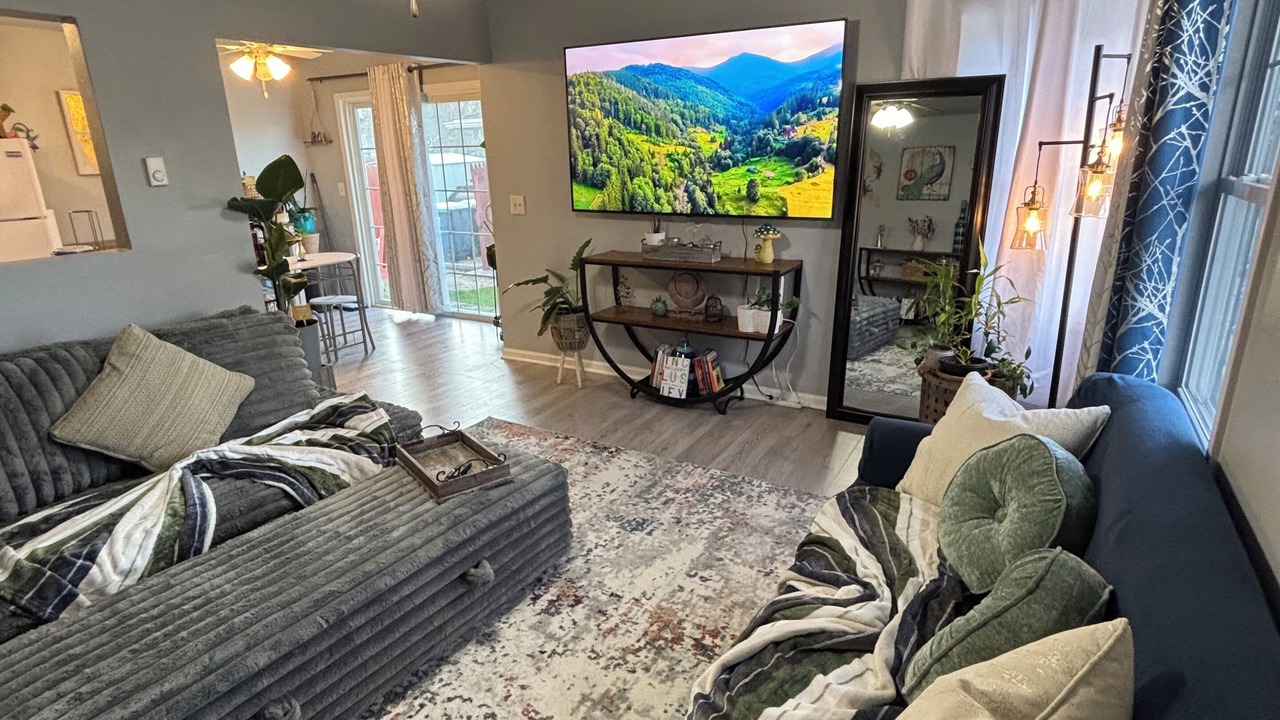 Photo of Livingroom in Aurora