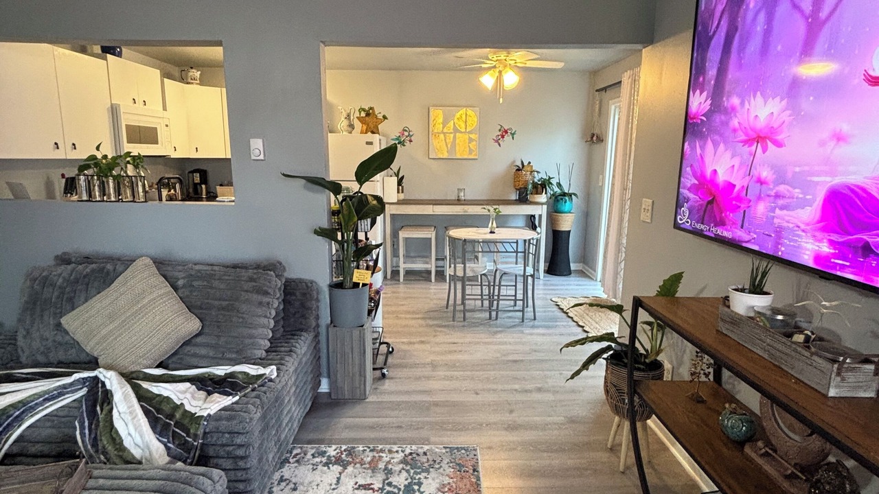 Photo of Livingroom in Aurora