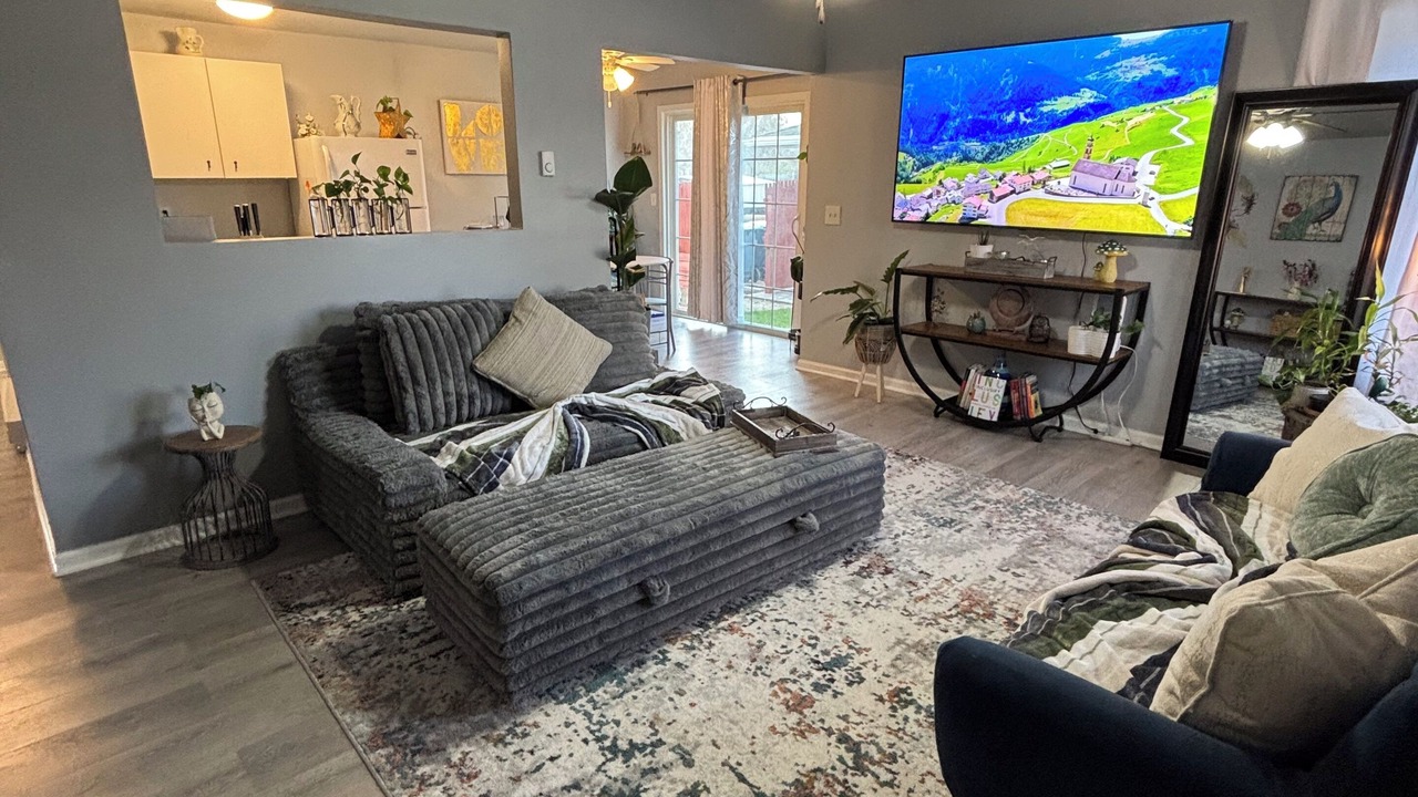 Photo of Livingroom in Aurora