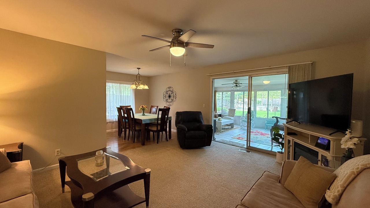 Photo of Livingroom in Oswego