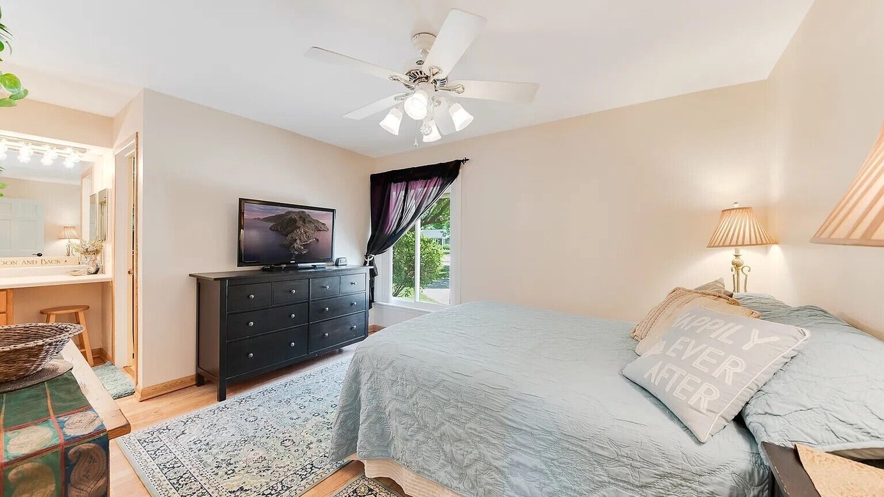 Photo of Bedroom in Oswego