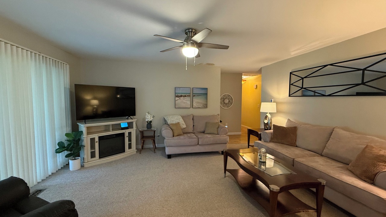 Photo of Livingroom in Oswego