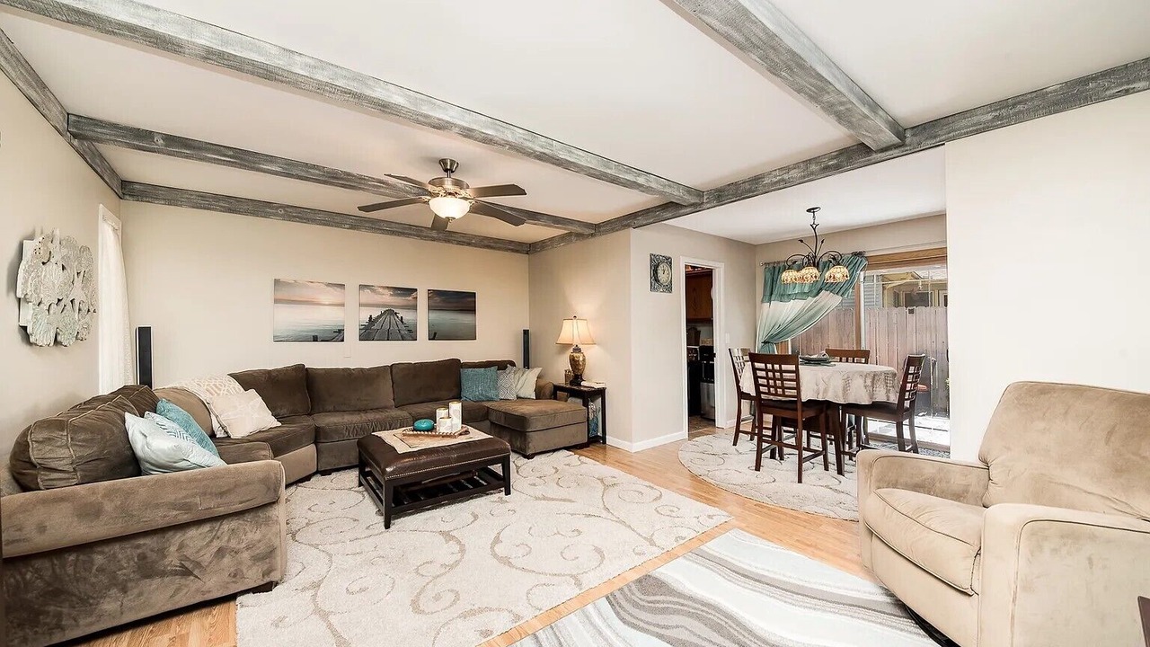 Photo of Livingroom in Oswego