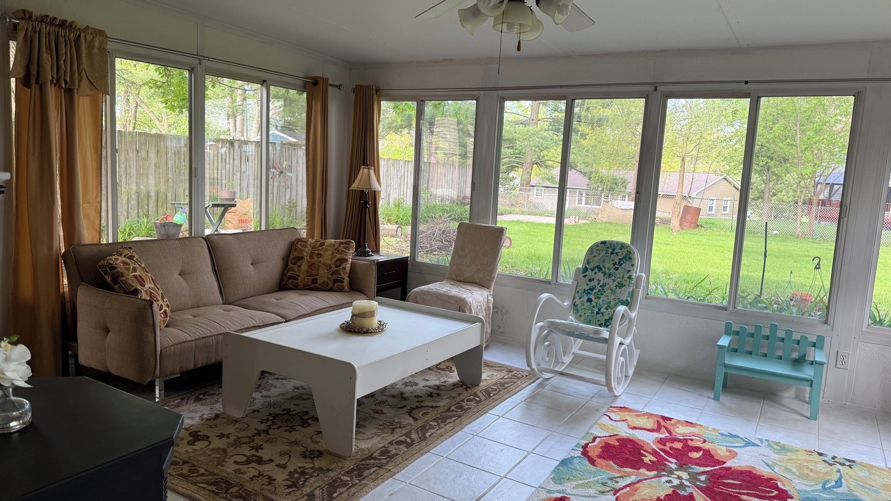 Photo of Livingroom in Oswego