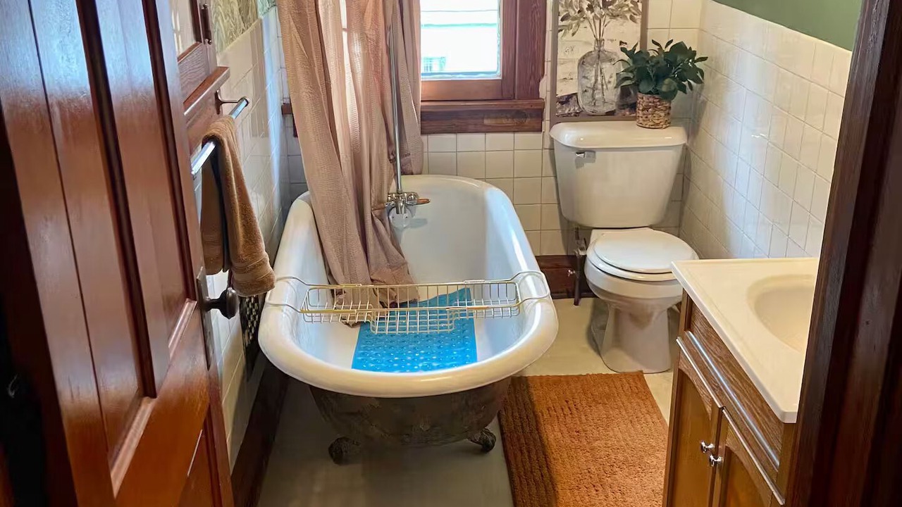 Photo of Bathroom in Geneseo
