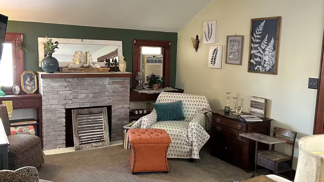 Photo of Livingroom in Geneseo