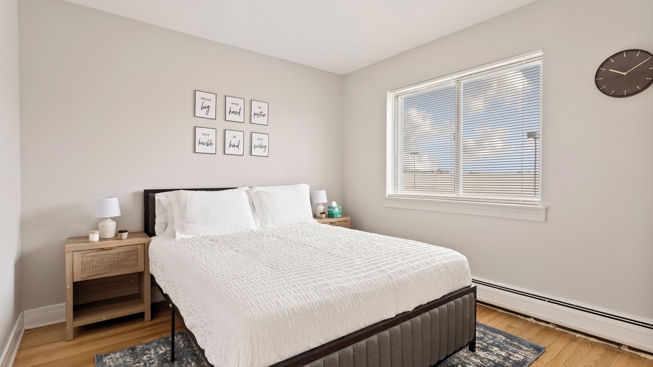 Photo of Bedroom in Des Plaines
