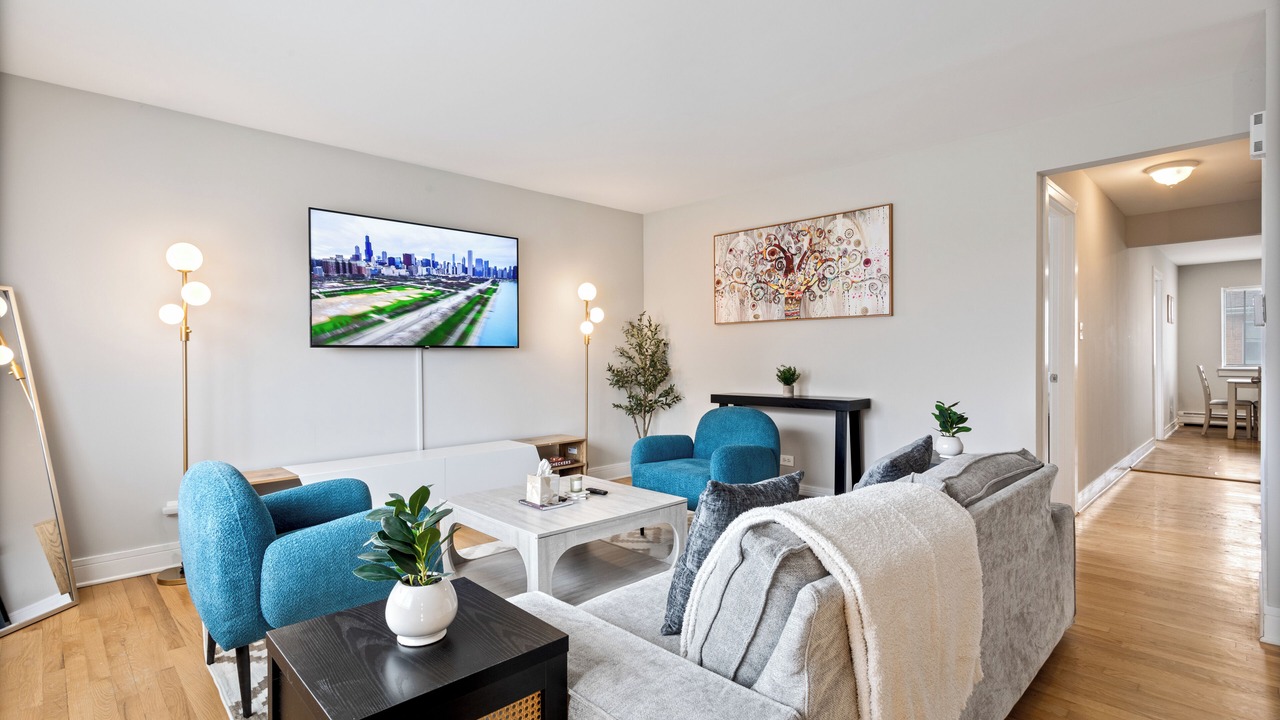 Photo of Livingroom in Des Plaines