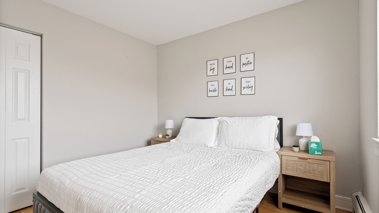Photo of Bedroom in Des Plaines