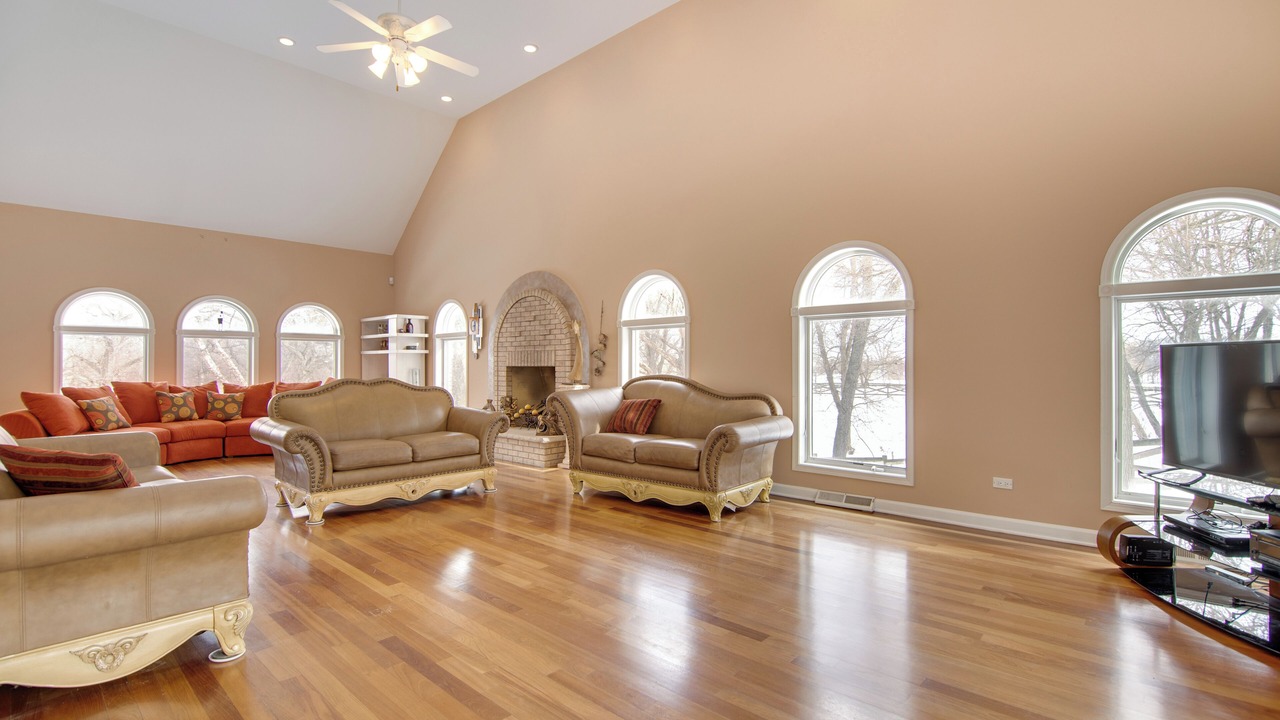 Photo of Livingroom in Hoffman Estates