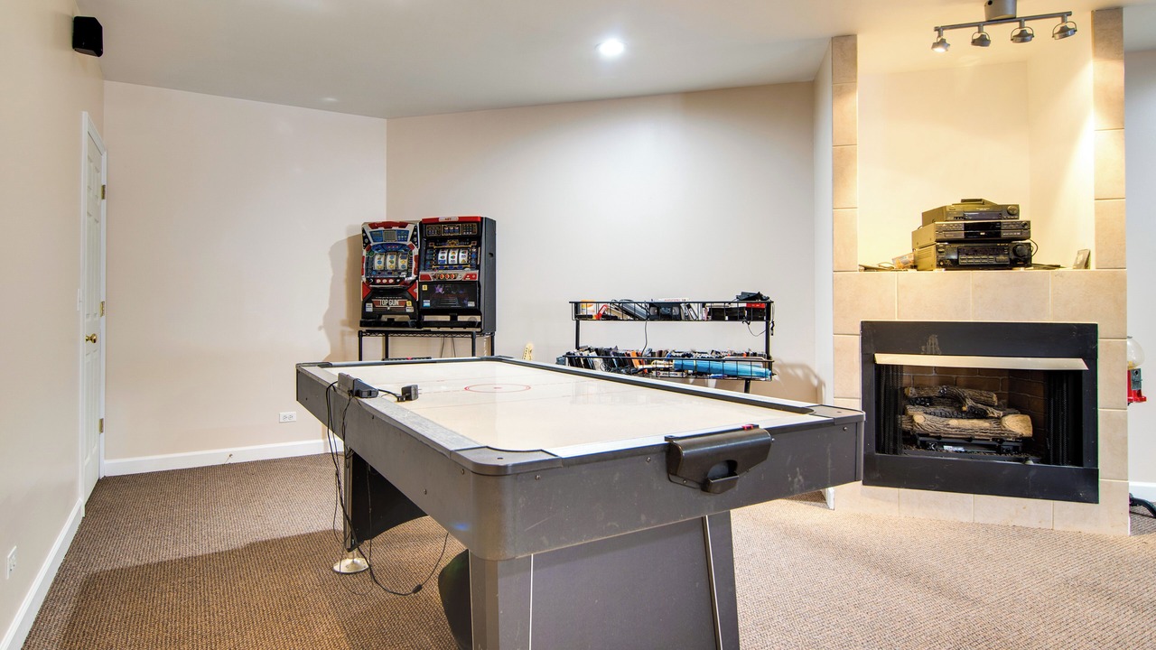 Photo of Livingroom in Hoffman Estates
