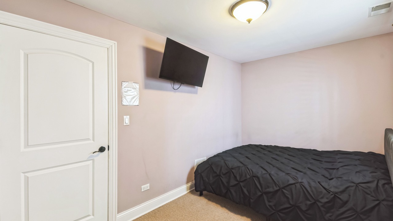 Photo of Bedroom in Belmont Cragin