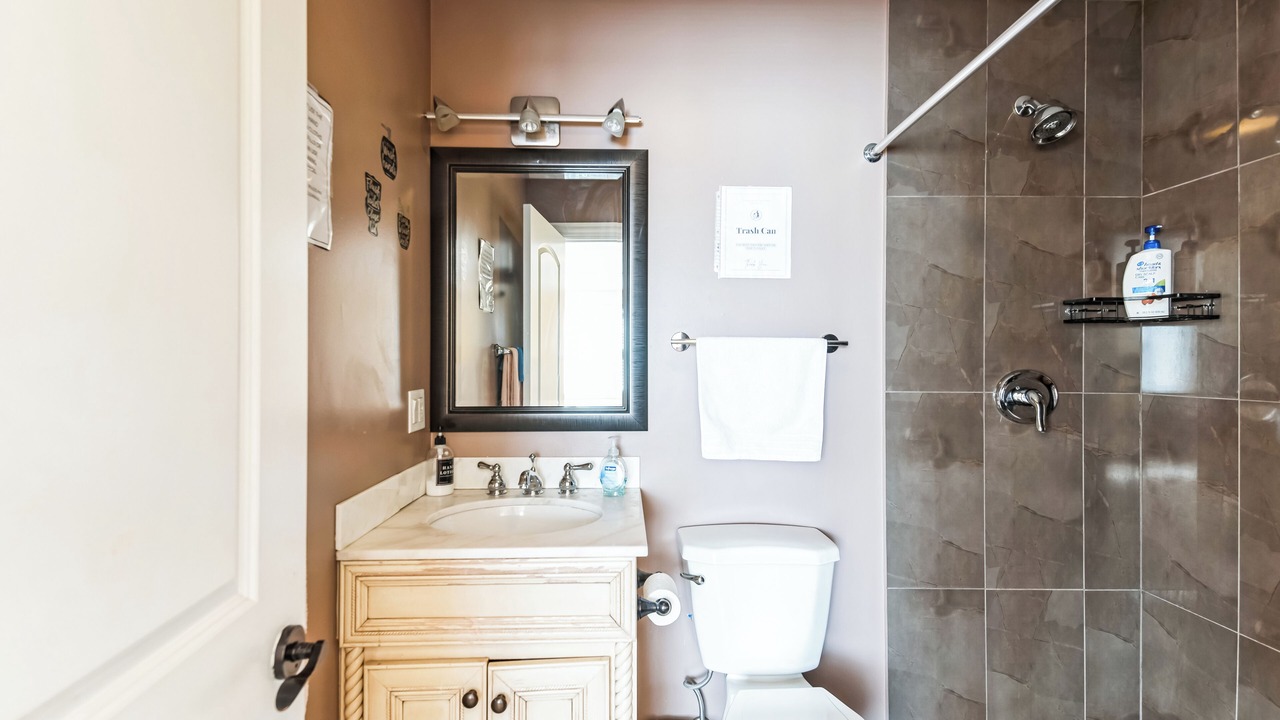Photo of Bathroom in Belmont Cragin