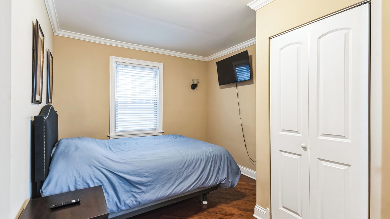 Photo of Bedroom in Belmont Cragin