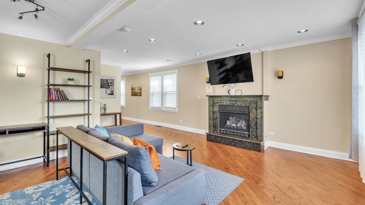 Photo of Livingroom in Belmont Cragin
