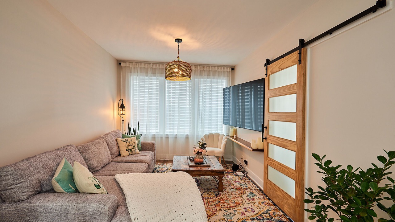 Photo of Livingroom in West Ridge