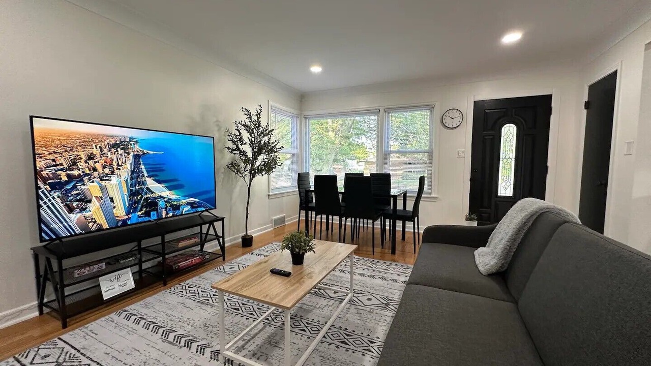 Photo of Livingroom in Skokie