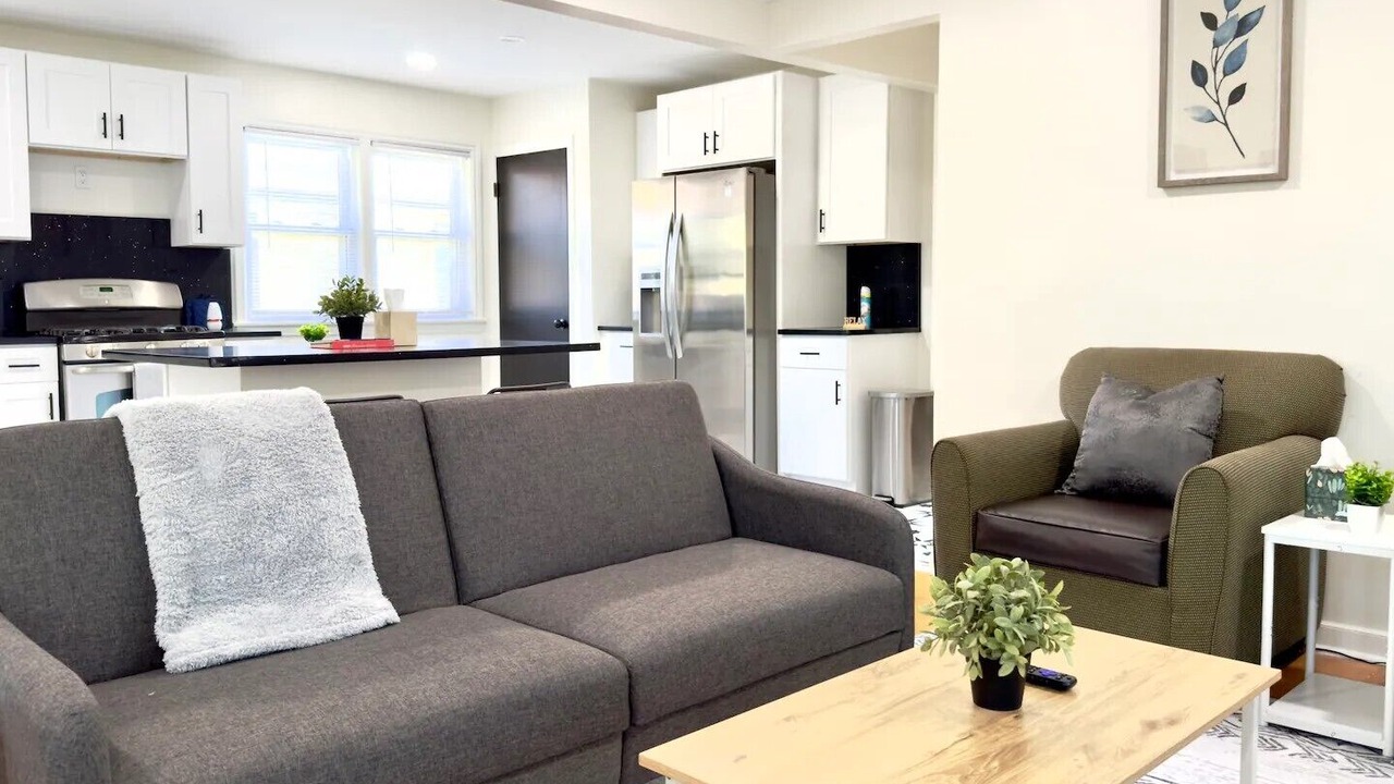 Photo of Livingroom in Skokie