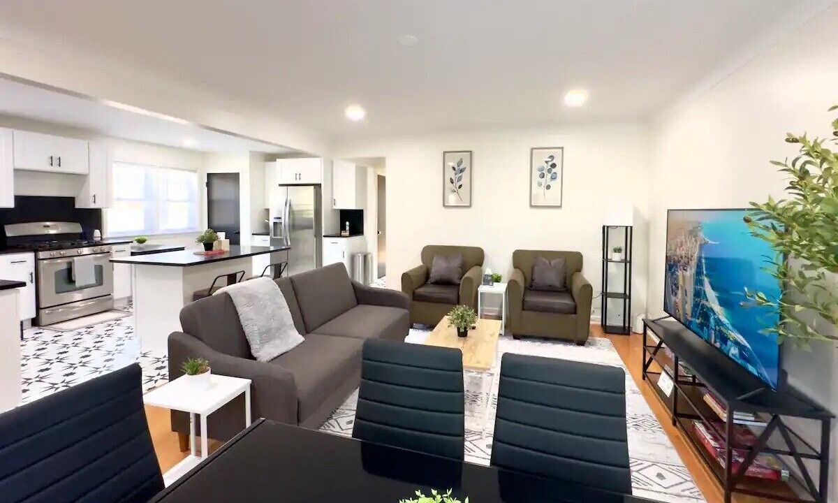Photo of Livingroom in Skokie