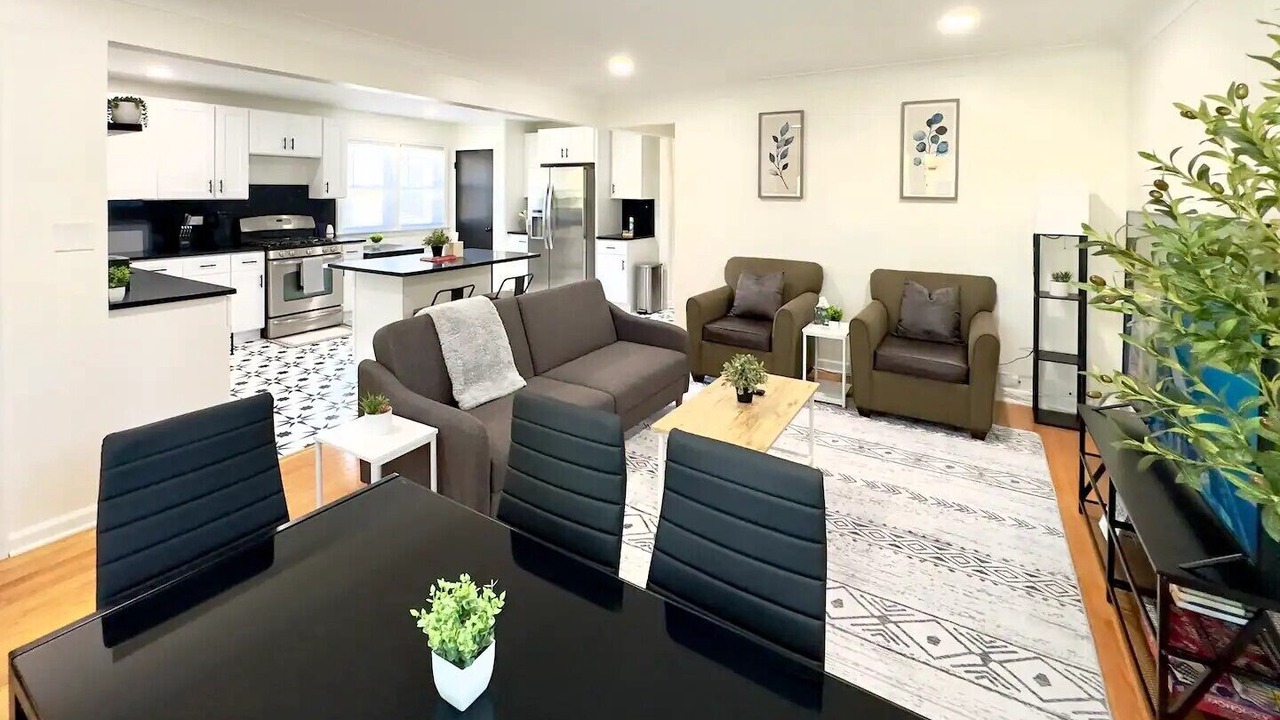 Photo of Livingroom in Skokie