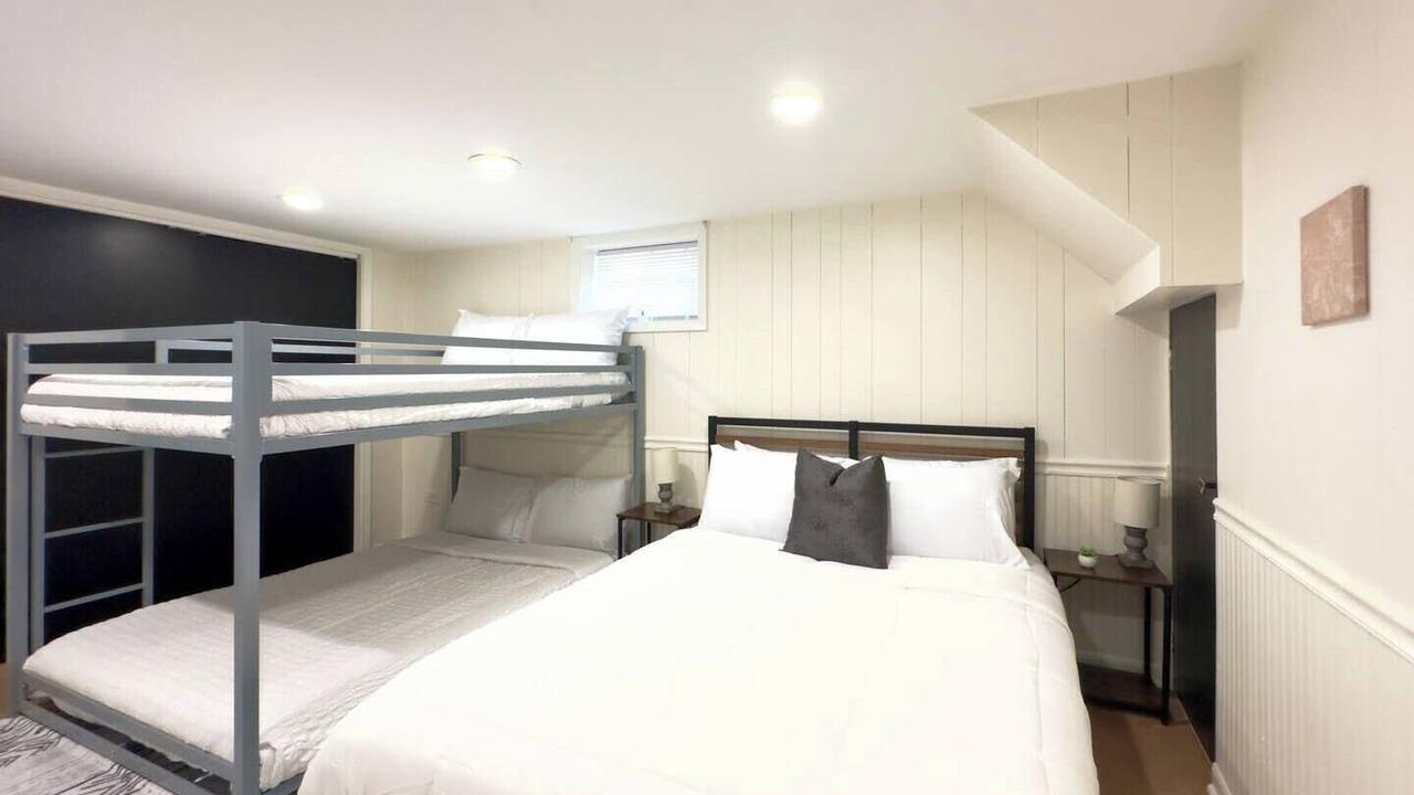 Photo of Bedroom in Skokie