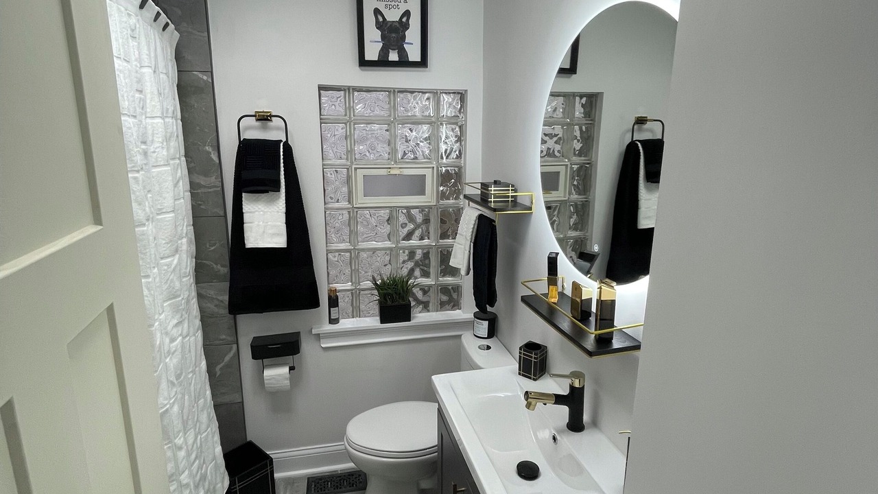 Photo of Bathroom in West Pullman