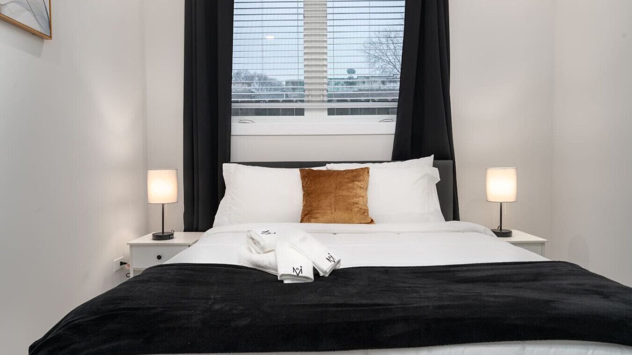 Photo of Bedroom in Bronzeville