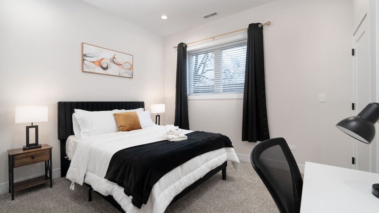 Photo of Bedroom in Bronzeville