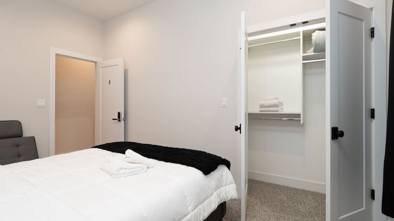 Photo of Bedroom in Bronzeville