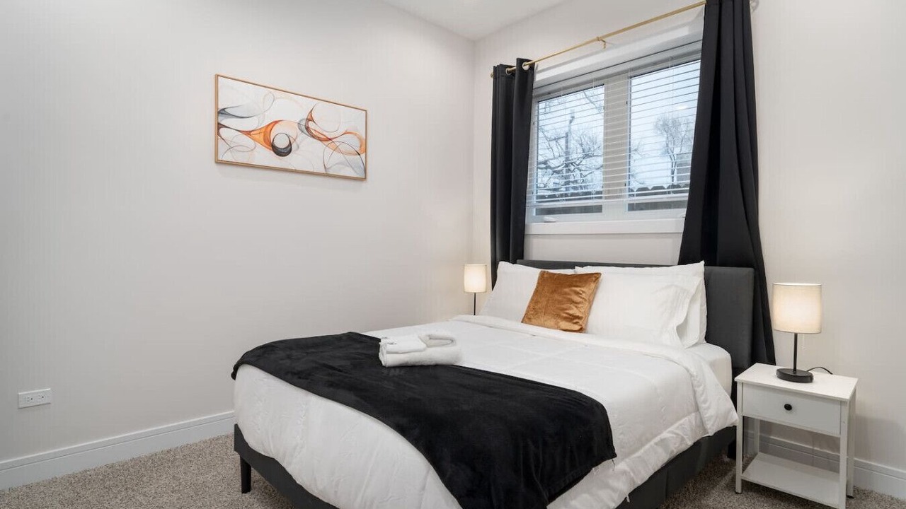 Photo of Bedroom in Bronzeville