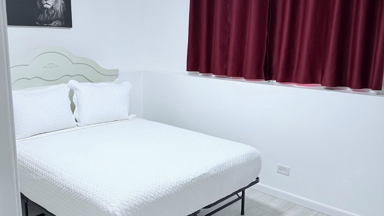 Photo of Bedroom in Waukegan