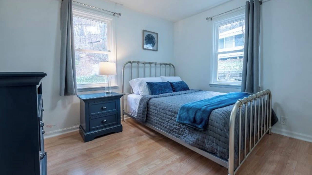 Photo of Bedroom in Peoria Heights