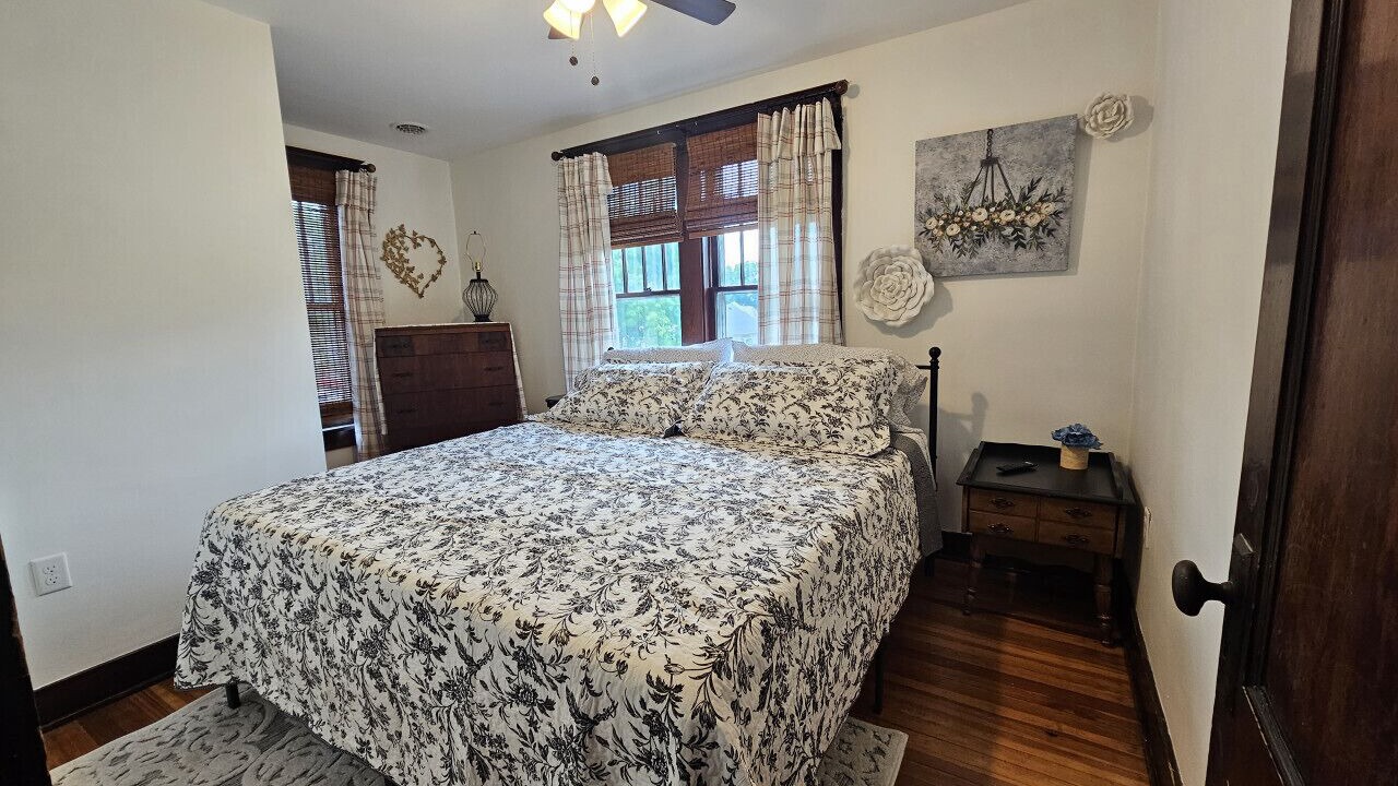 Photo of Bedroom in Mattoon