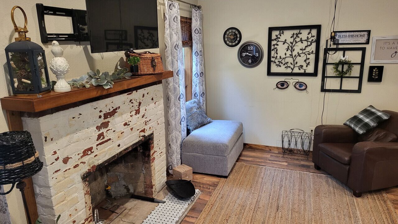 Photo of Livingroom in Mattoon
