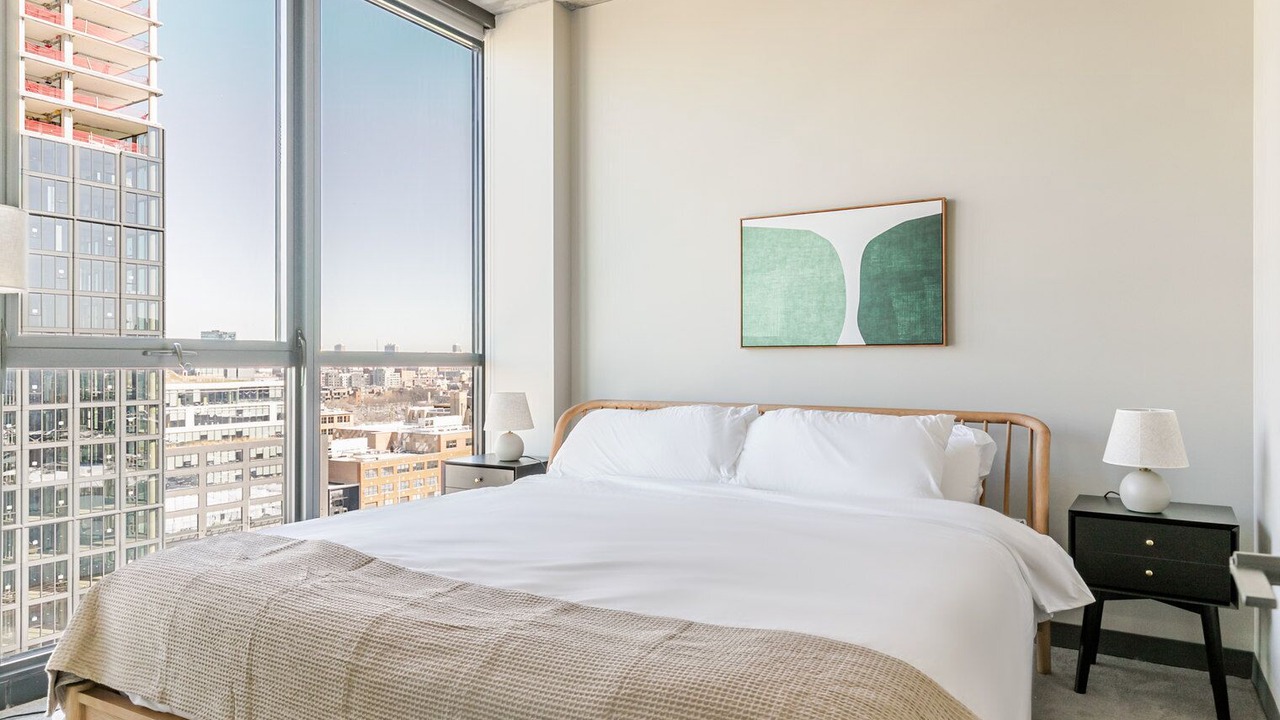 Photo of Bedroom in Near West Side