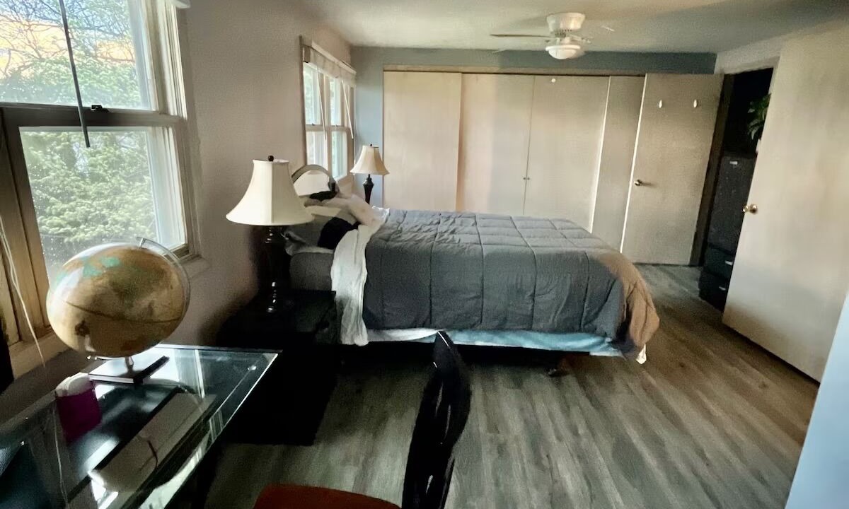 Photo of Bedroom in Round Lake Beach