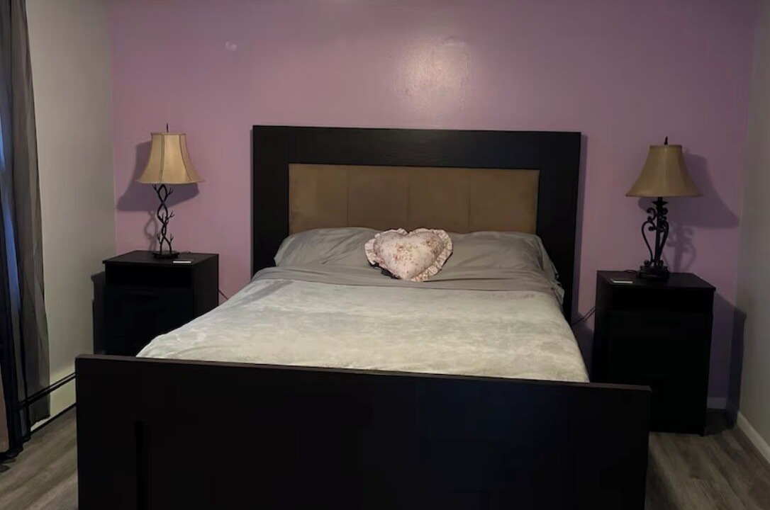 Photo of Bedroom in Round Lake Beach