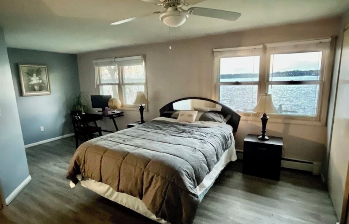Photo of Bedroom in Round Lake Beach