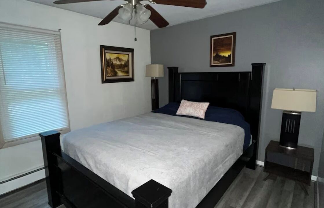 Photo of Bedroom in Round Lake Beach