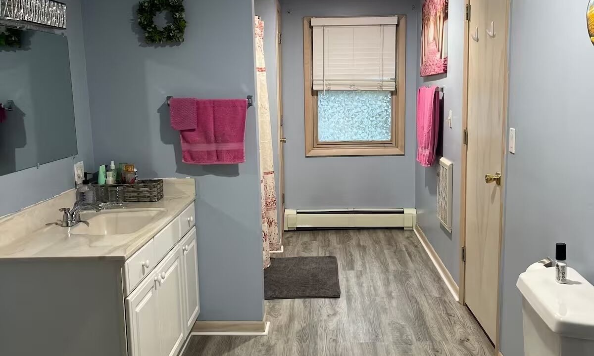 Photo of Bathroom in Round Lake Beach
