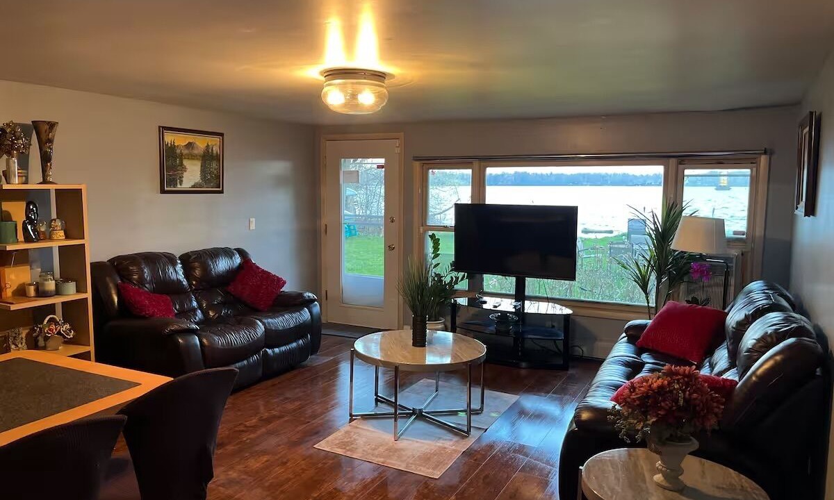 Photo of Livingroom in Round Lake Beach