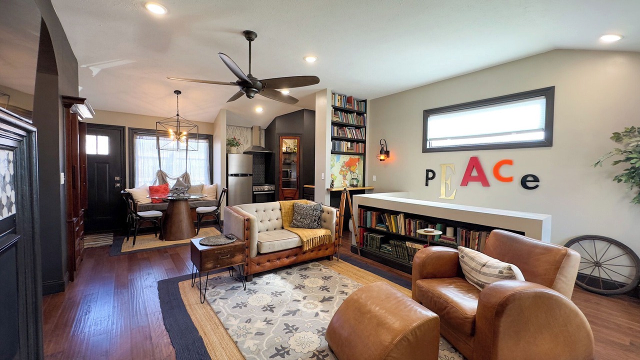 Photo of Livingroom in Peoria Heights