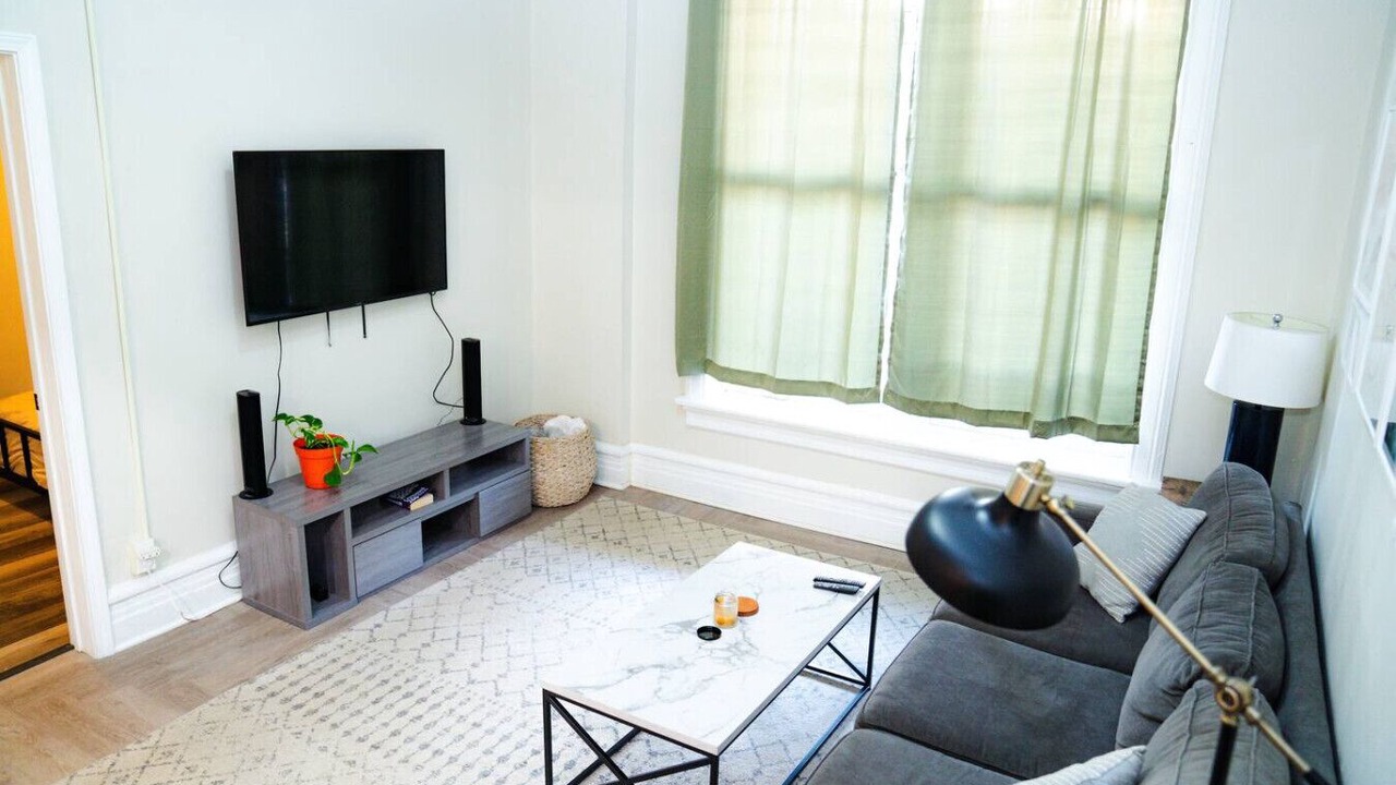 Photo of Livingroom in Lincoln Park