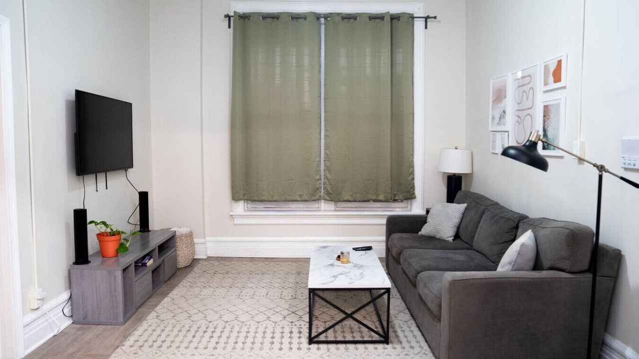 Photo of Livingroom in Lincoln Park