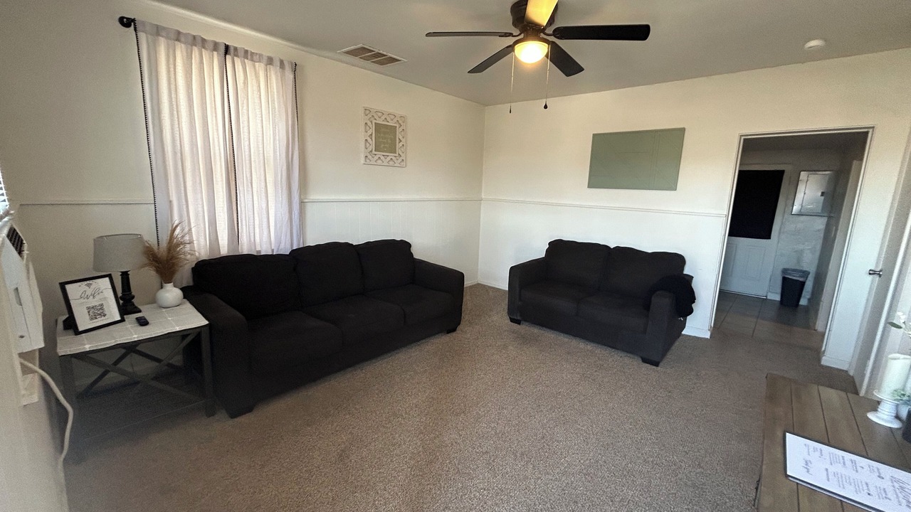 Photo of Livingroom in Belleville