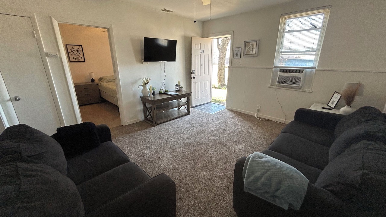 Photo of Livingroom in Belleville