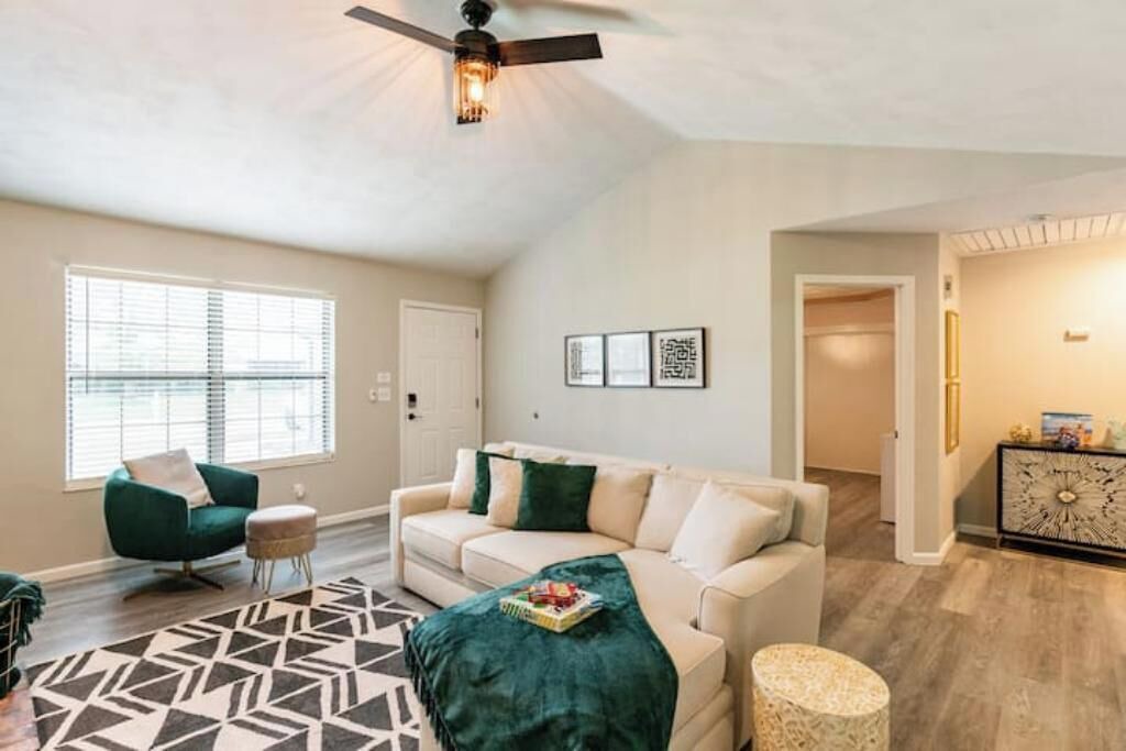 Photo of Livingroom in Belleville