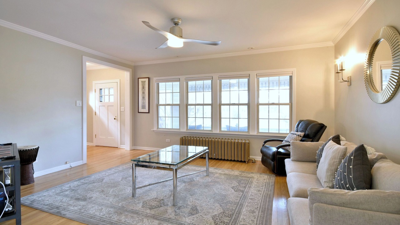 Photo of Livingroom in Oak Park