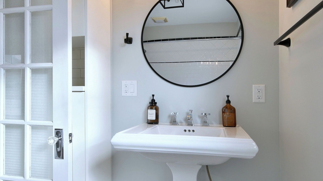 Photo of Bathroom in Oak Park