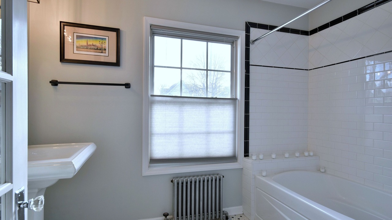 Photo of Bathroom in Oak Park
